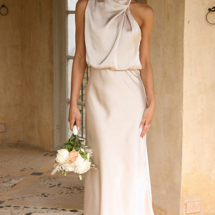 Elegancka sukienka maxi Esther | Zasłona pod szyję | Asymetryczne ramię | Szampan | opakowania weselne | Niewidoczny zamek i przycisk | Elastyczna talia | 100% poliester