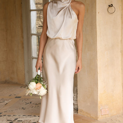 Elegancka sukienka maxi Esther | Zasłona pod szyję | Asymetryczne ramię | Szampan | opakowania weselne | Niewidoczny zamek i przycisk | Elastyczna talia | 100% poliester