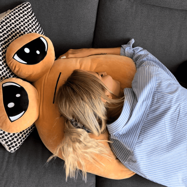 Pluszowa emoji | Przytul kolego | Miękki, krótki pluszowy materiał | Wypełnienie z bawełny PP | 22cm/60cm | Idealny do użytku dekoracyjnego | Sypialnia, pokój dzienny, biuro | Przytulny | Prezentuj dla wszystkich grup wiekowych