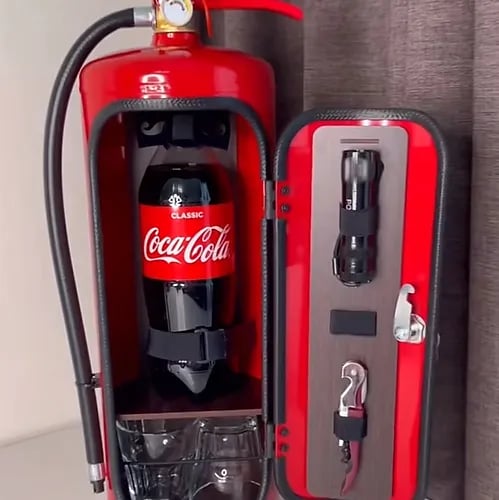 Zestaw batoników użytkowych Minibar z niszczycielem | Unikalny metalowy pojemnik na butelki | Projekt realistyczny | Idealny dla zwykłych | Idealny na Dzień Ojca, Rocznice, Urodziny | Pojemność 8 litrów | DxSxW: 13,7x5,9x4,7 cala