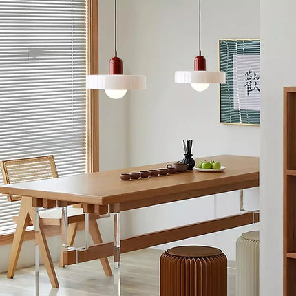 Lampa wisząca Bauhaus | Żywe kolorowe szkło | Nowoczesny design | Funkcjonalny wystrój domu | Energooszczędne oświetlenie do salonu, jadalni i sypialni