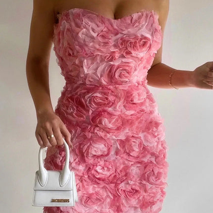 Różowa suknia ślubna w stylu boho | Gorset bez rękawów | Delikatny kwiatowy wzór | Wysoka talia | Romantyczny kobiecy design | Elegancki, szykowny wygląd | Miękka tkanina wysokiej jakości