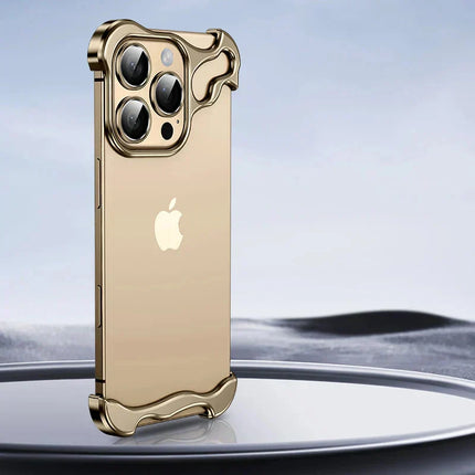 Aluminiowa obudowa iPhone'a bez oprawek | Smukły, minimalistyczny design | Ochrona kontrolerów i urządzeń | Pasuje do iPhone'a z serii 12-16 | Dostępne w 5 kolorach | Precyzyjne wycięcie na akumulator i ładowanie | Podniesione krawędzie