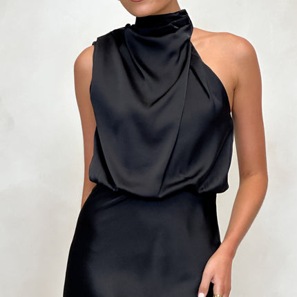 Czarna sukienka Estery | Elegancka maxi | Wysoka szyja | Asymetryczne ramię | Elastyczny pas | Poliester | Moda na wesele | Niewidoczny zamek i guziki | Wszechstronna odzież wieczorowa