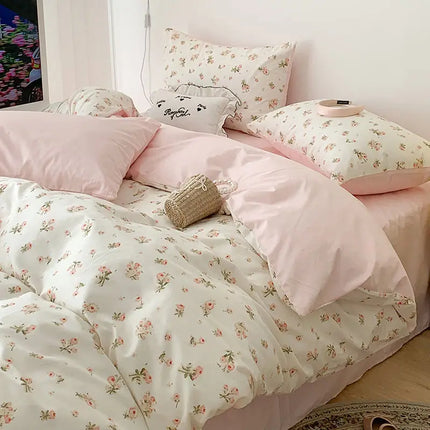 Zestaw pościeli BlossomDream | Miękka mieszanka poliestru i bawełny | Różowa poszwa na kołdrę i poszewki na poduszki w kwiaty | Elegancki wystrój sypialni | Pasuje do łóżek podwójnych, pełnych i typu queen-size