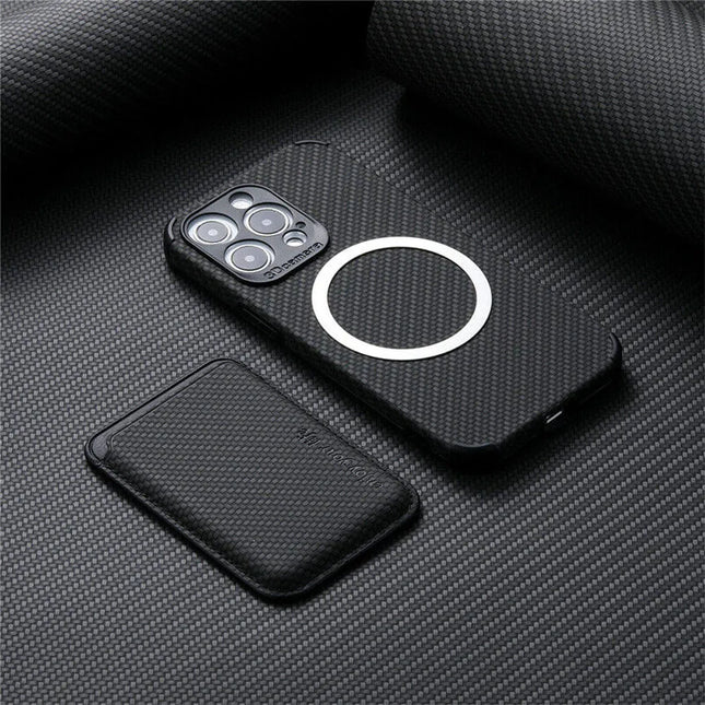 FiberGuard | Etui na iPhone'a kompatybilne z włókna węglowego MagSafe | Wbudowany portfel | Odporny na zarysowania | Elegancki wygląd | Gotowy do ładowania bezprzewodowego
