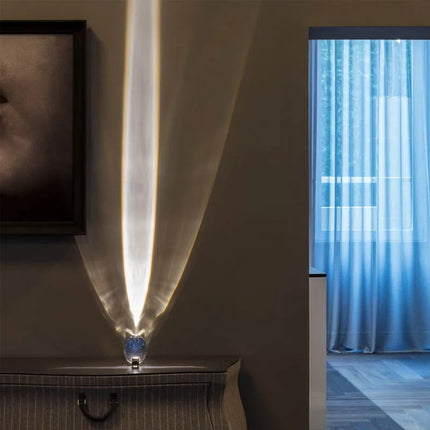 Lampka nocna Kryształowe Oczy | Elegancka projekcja świecącego blasku | Kryształowe i metalowe wzornictwo | Światło LED | Zasięg 6-9m² | Idealny do relaksu i snu