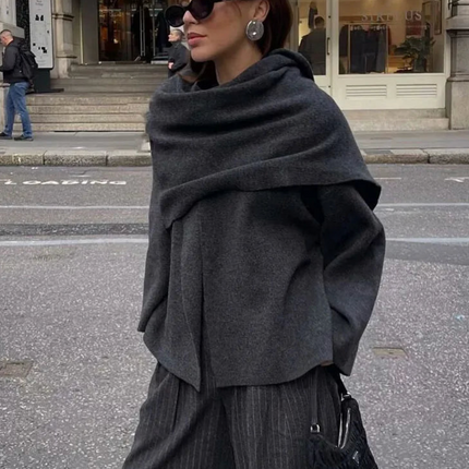 Damski płaszcz oversize Cozy™ | Szczegóły asymetrycznego szalika | Gruby poliester zapewniający ciepło w zimie | Zapięcie na jeden guzik | Regularny krój