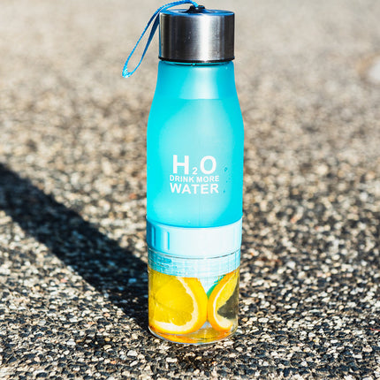 Butelka z zaparzaczem H2O | Pojemność 650 ml | Matowy projekt obowiązkowy | Przenośny i szczelny | Łatwo zainstalować i zamontować | Idealne do orzeźwienia na terenie morza