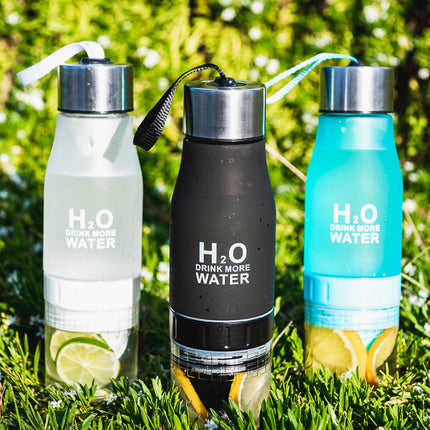Butelka z zaparzaczem H2O | Pojemność 650 ml | Matowy projekt obowiązkowy | Przenośny i szczelny | Łatwo zainstalować i zamontować | Idealne do orzeźwienia na terenie morza