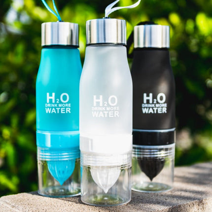Butelka z zaparzaczem H2O | Pojemność 650 ml | Matowy projekt obowiązkowy | Przenośny i szczelny | Łatwo zainstalować i zamontować | Idealne do orzeźwienia na terenie morza