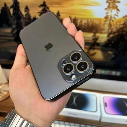 Ultracienkie, owinięte wokół obudowy NanoCase | Lekka osłona do iPhone'a z magnetycznym zamknięciem | Odporność na upadki i osłona obiektywu klasy wojskowej | Elegancki wygląd