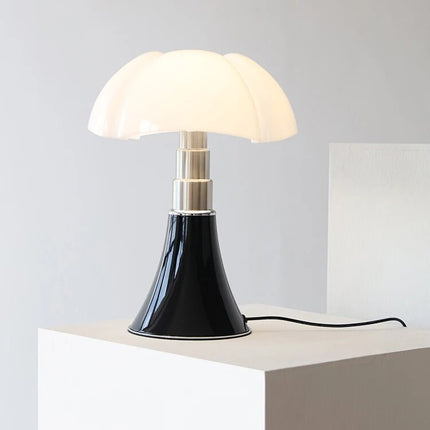 Lampa kwiatowa w stylu retro | Czarna baza | Biały akrylowy klosz | LED 10W Philips | Dotknij opcji Przełącznik | Lampka nocna lub na biurko | Kabel 1,8 M | 1,85 KG | Nowoczesne nastrojowe oświetlenie | Energooszczędna konstrukcja