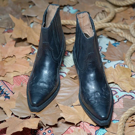 Męskie buty skórzane westernowe Adalbrecht | Uderzający projekt | Spiczasty palec u nóg | Haftowane Boki | Elegancka sylwetka | Wytrzymali, ale nowoczesny styl | Wszechstronny do noszenia na co dzień i formalnie | Wygodne i stylowe górskie