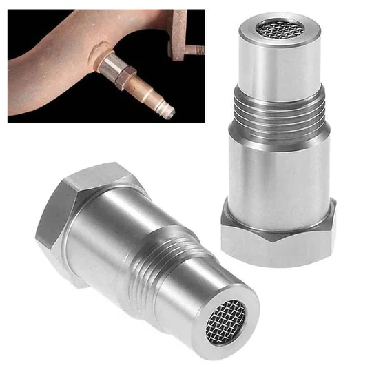 Adapter czujnika tlenu | Gwint M18x1,5 | Rozwiązanie lampki ostrzegawczej silnika | Zwiększona wydajność układu wydechowego | Uniwersalne dopasowanie | Łatwa instalacja | Stal nierdzewna | Odporny na ciepło i korozję | Pasuje do większości pojazdów