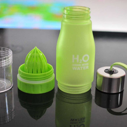 Butelka z zaparzaczem H2O | Pojemność 650 ml | Matowy projekt obowiązkowy | Przenośny i szczelny | Łatwo zainstalować i zamontować | Idealne do orzeźwienia na terenie morza