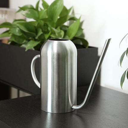 Konewka ze stali nierdzewnej Bia | Pojemność 1,5 litra | 3 zakończenie | 10" szer. x 8" wys. | Nowoczesne akcesoria do pielęgnacji roślin