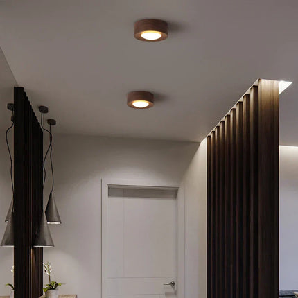 Lampa sufitowa LED z drewna orzechowego | Ciepłe oświetlenie | Zrównoważony projekt | Eleganckie wykonanie | Naturalne ziarno drewna | Energooszczędny
